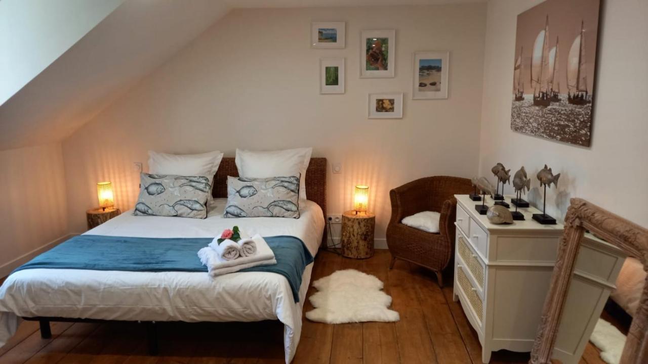 La Lande Hotel Pleyber-Christ Bagian luar foto