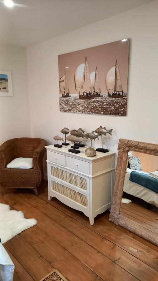 La Lande Hotel Pleyber-Christ Bagian luar foto