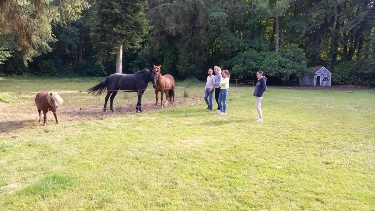 La Lande Hotel Pleyber-Christ Bagian luar foto